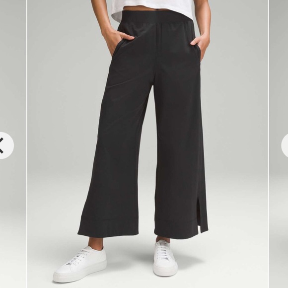 Lululemon Stretch Woven Wide-Leg
High-Rise Cropped Pants black size s - Picture 1 of 8